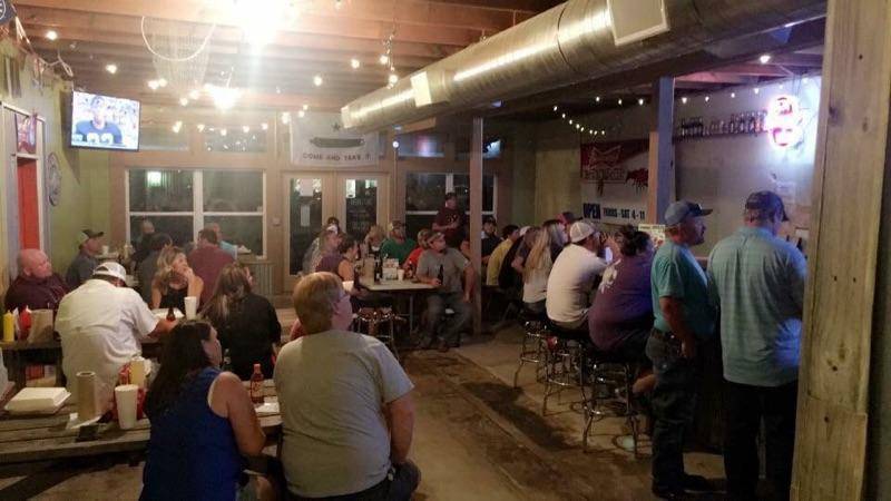 Salt Lickers | restaurant | 229 N Main St, Grand Saline, TX 75140, USA | 9033681375 OR +1 903-368-1375