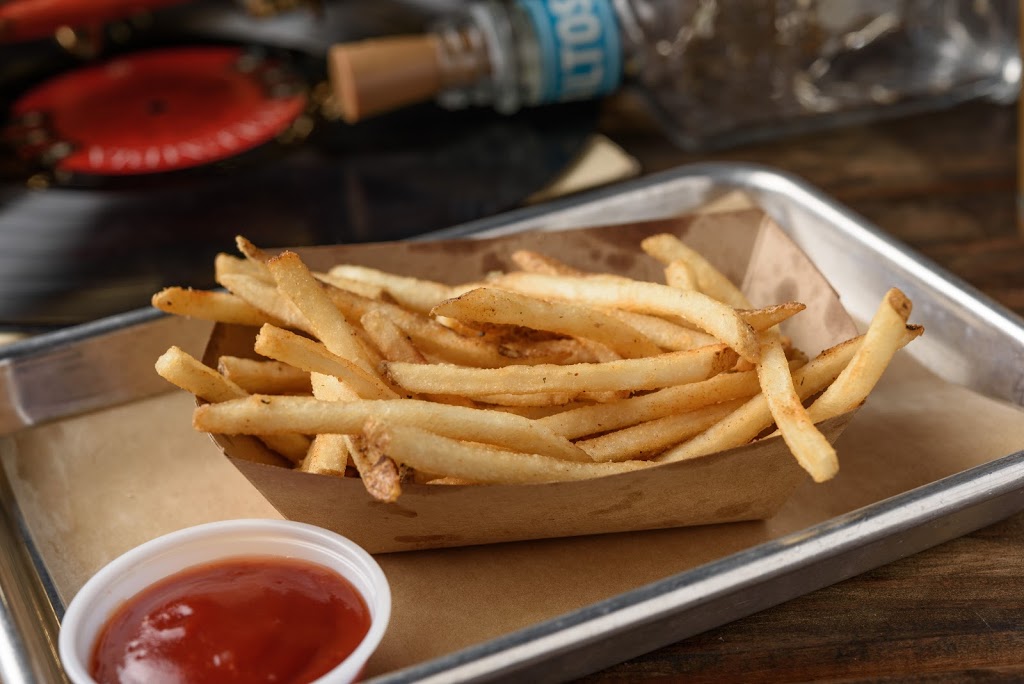 Bleus Burger Restaurant, Bar, and Food Truck | restaurant | 3800 Gulf Shores Pkwy #240, Gulf Shores, AL 36542, USA | 2519482538 OR +1 251-948-2538