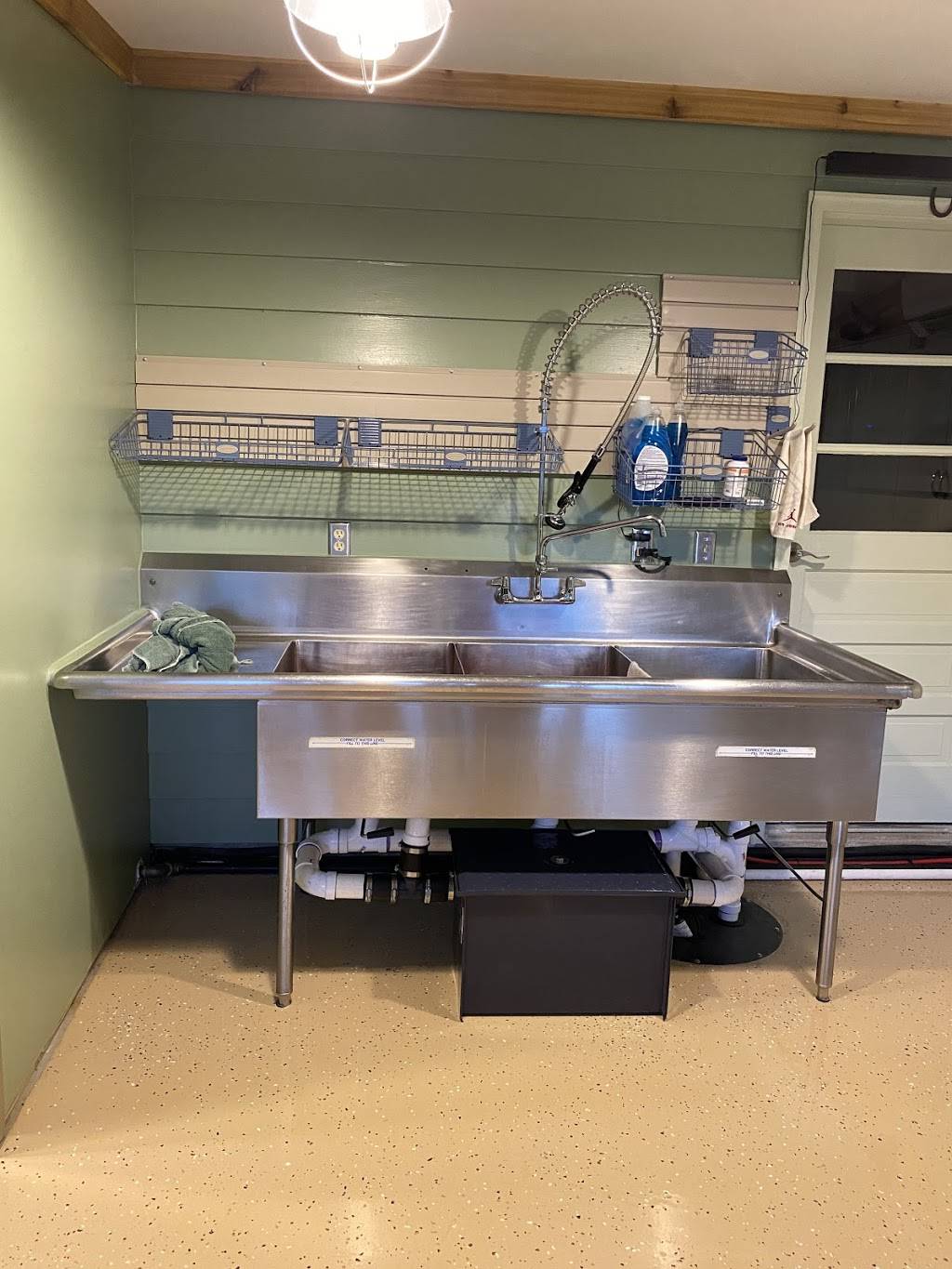 Front Porch Foodies | restaurant | 5448 N Clinton St, Terre Haute, IN 47805, USA | 8129171890 OR +1 812-917-1890