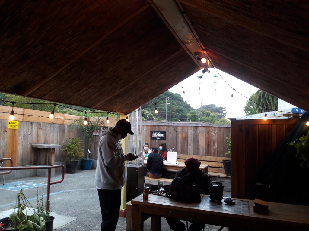 Blue Moon Saloon | restaurant | 9937 San Pablo Ave, El Cerrito, CA 94530, USA | 5105261719 OR +1 510-526-1719