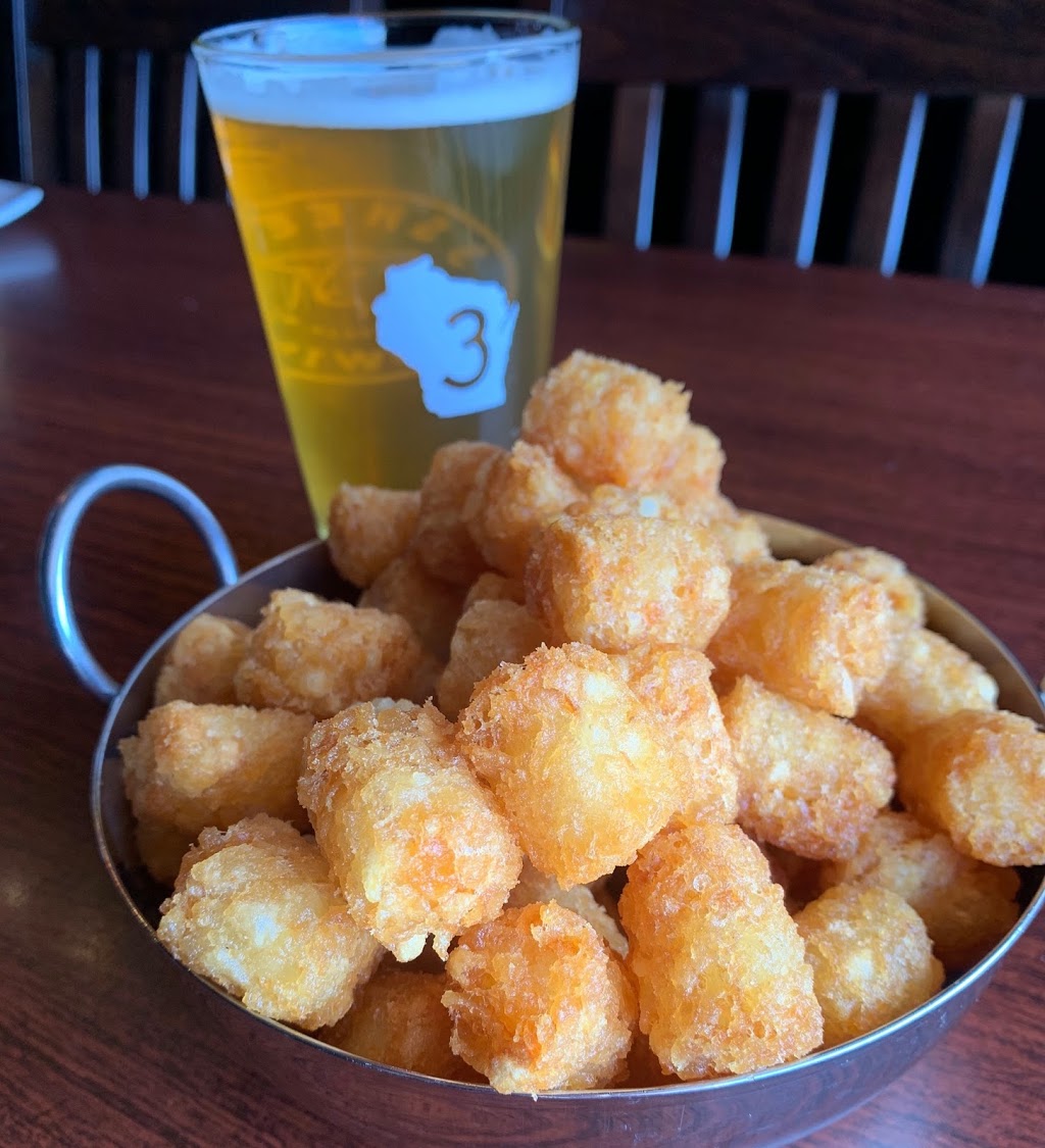 Big Wings | restaurant | 2675 S Kinnickinnic Ave, Milwaukee, WI 53207, USA | 4148080481 OR +1 414-808-0481