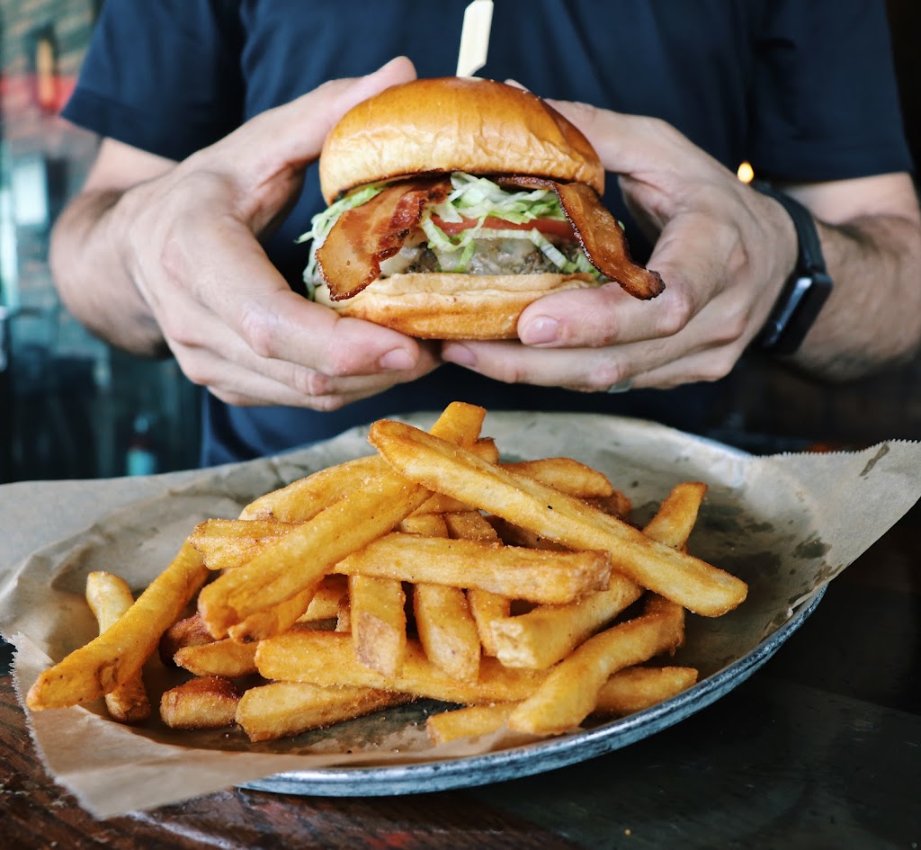 World of Beer | restaurant | 8700 NW 36th St Suite 102, Doral, FL 33166, USA | 7868077582 OR +1 786-807-7582