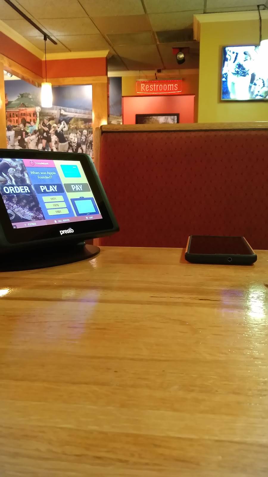 Applebees Grill + Bar | restaurant | 202 E Wendell Jacob Ave, Angola, IN 46703, USA | 2606683830 OR +1 260-668-3830