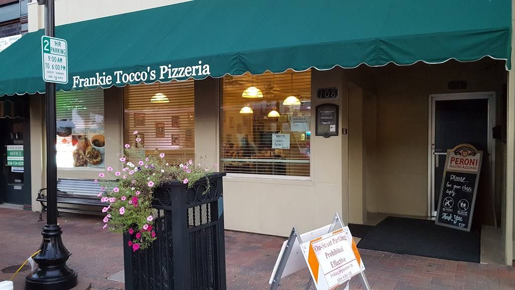 Frankie Toccos Pizzeria | restaurant | 108 S Main St, St Charles, MO 63301, USA | 6369477007 OR +1 636-947-7007