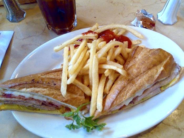 The Cheesecake Factory | restaurant | 7067 Friars Rd, San Diego, CA 92108, USA | 6196832800 OR +1 619-683-2800