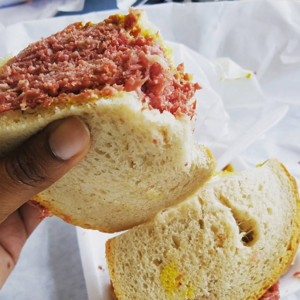 Bread Basket Deli | restaurant | 26667 Eight Mile Rd, Redford Charter Twp, MI 48240, USA | 3133874767 OR +1 313-387-4767