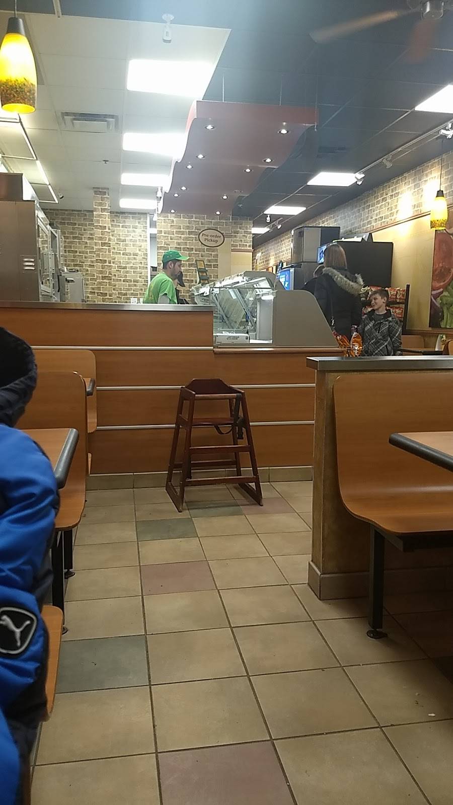 Subway | meal takeaway | 500 Fairway Centre Rd S Fairway Centre, Kitchener, ON N2C 1X3, Canada | 5197480607 OR +1 519-748-0607