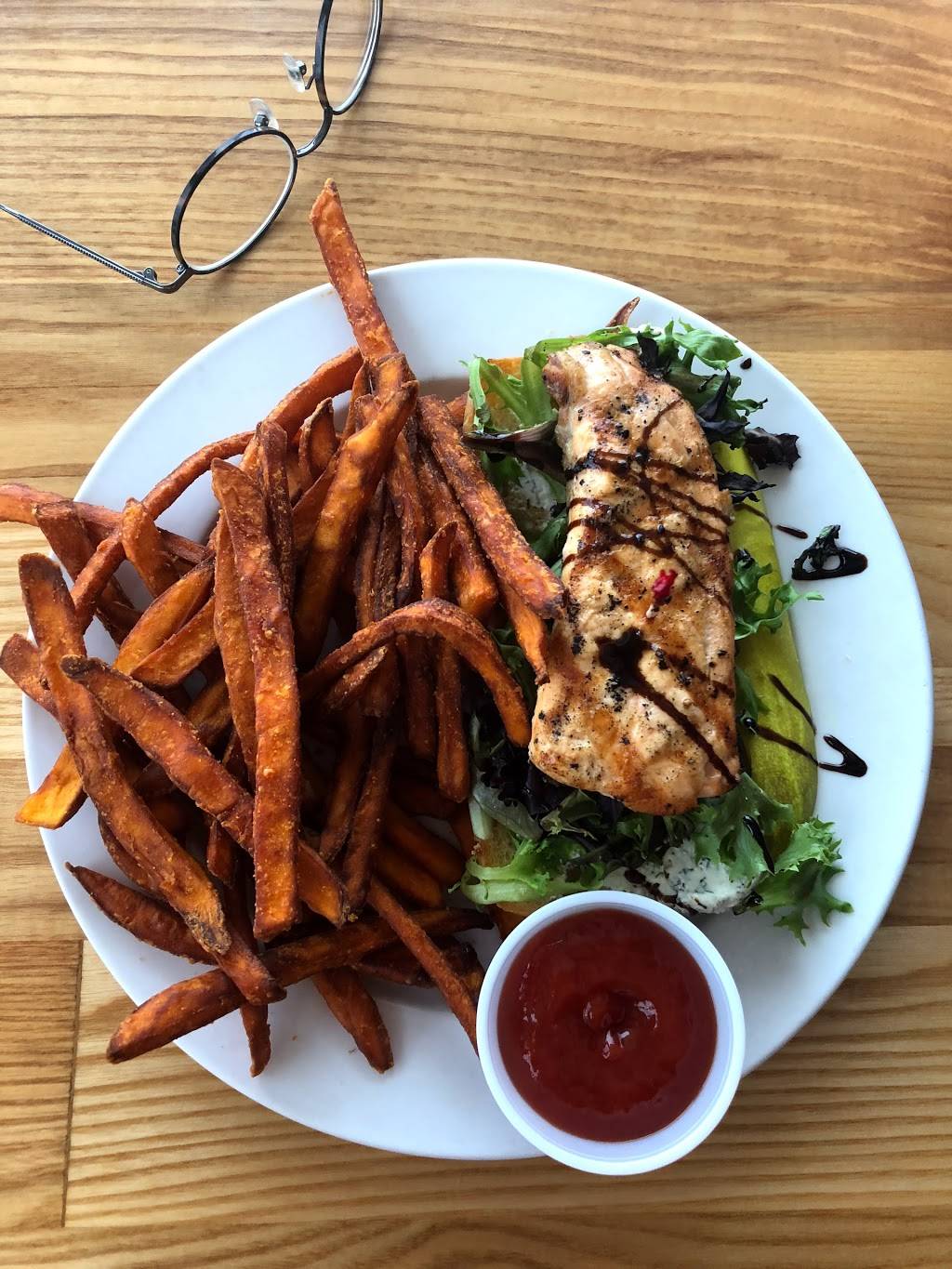 Dock Cafe | cafe | 425 Nelson St E, Stillwater, MN 55082, USA | 6514303770 OR +1 651-430-3770