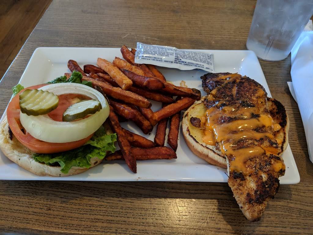 Brookhaven Pub & Grill | restaurant | 695 W Brookhaven Cir, Memphis, TN 38117, USA | 9016808118 OR +1 901-680-8118