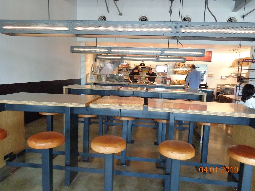 Chipotle Mexican Grill | restaurant | 2085 Tamiami Trail N, Naples, FL 34102, USA | 2397320033 OR +1 239-732-0033