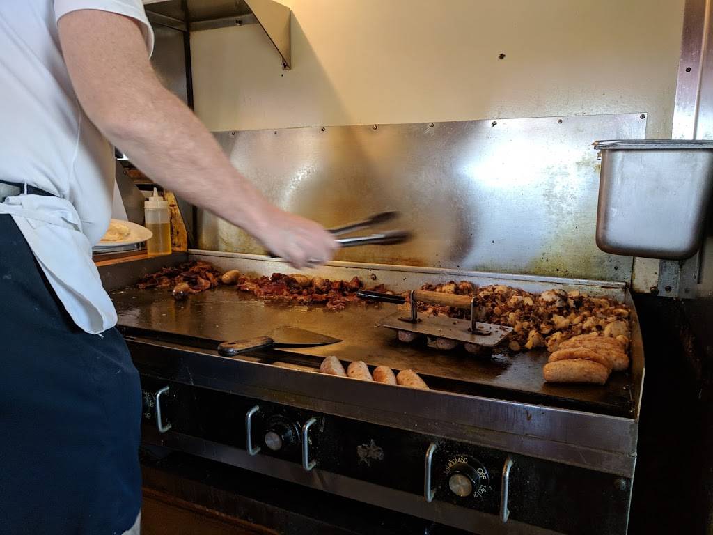 Lloyds Diner | restaurant | 184 Fountain St, Framingham, MA 01702, USA | 5088798750 OR +1 508-879-8750