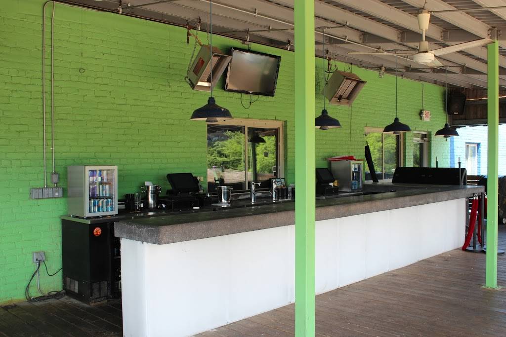 The Alley Deck | restaurant | 4120 Woodward Ave, Detroit, MI 48201, USA | 3138339700 OR +1 313-833-9700