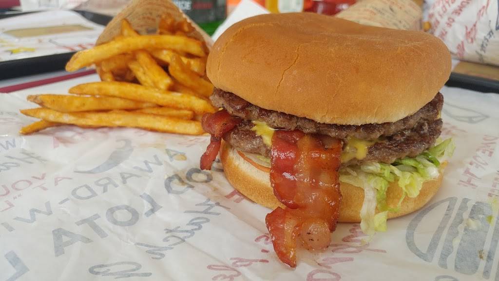Blakes Lotaburger | restaurant | 12345 Central Ave NE, Albuquerque, NM 87123, USA | 5052965439 OR +1 505-296-5439