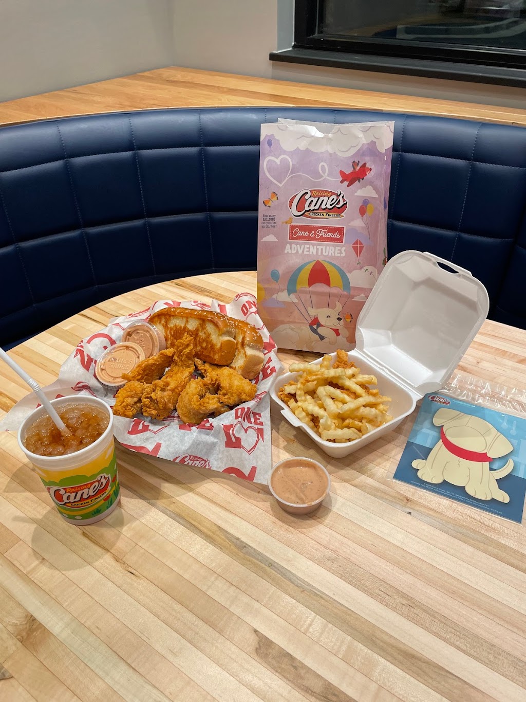 Raising Canes Chicken Fingers | restaurant | 3064 N Arthur Ashe Blvd, Richmond, VA 23230, USA | 8044826754 OR +1 804-482-6754