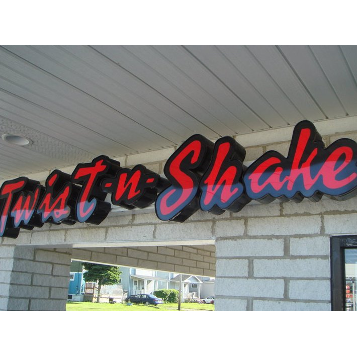 Twist-n-Shake | restaurant | 230 Cleveland St, Elyria, OH 44035, USA | 4403652550 OR +1 440-365-2550