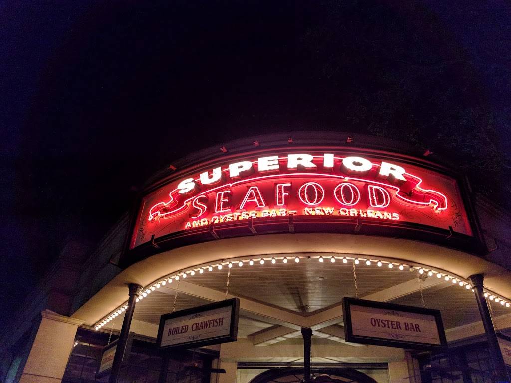 Superior Seafood & Oyster Bar | restaurant | 4338 St Charles Ave, New Orleans, LA 70115, USA | 5042933474 OR +1 504-293-3474