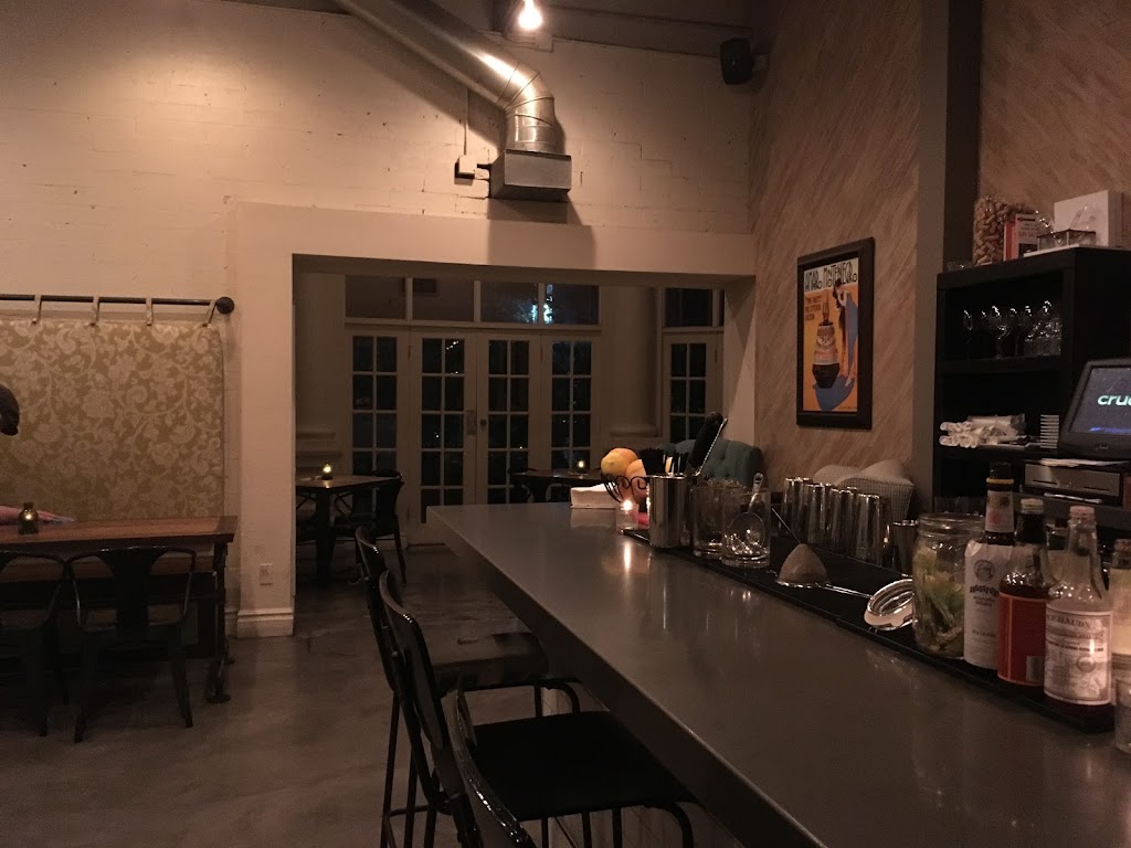 Bar Pesce | restaurant | 3603 E Indian School Rd, Phoenix, AZ 85018, USA | 6023588666 OR +1 602-358-8666