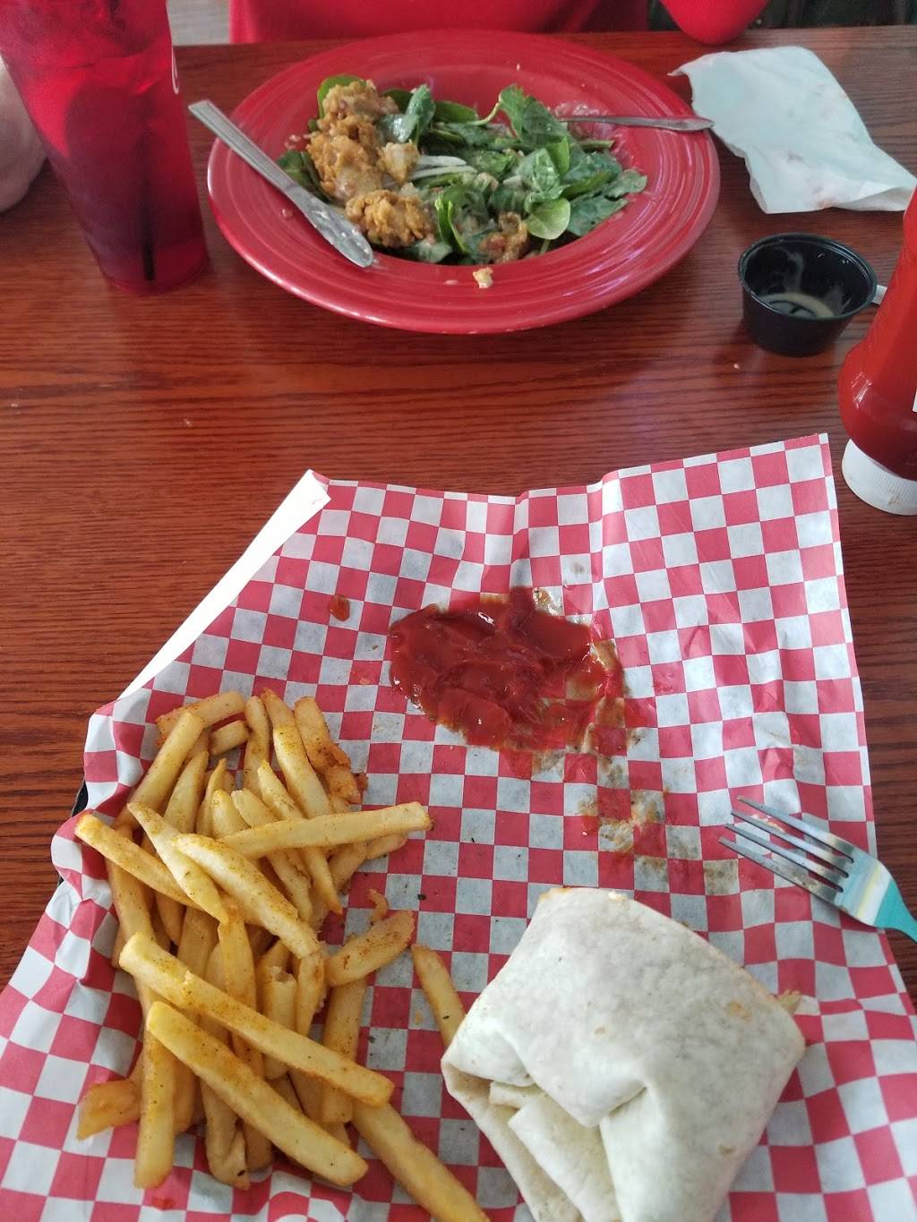 The Pointe at Lake Gaston | restaurant | 1865 Eaton Ferry Rd, Littleton, NC 27850, USA | 2525860466 OR +1 252-586-0466