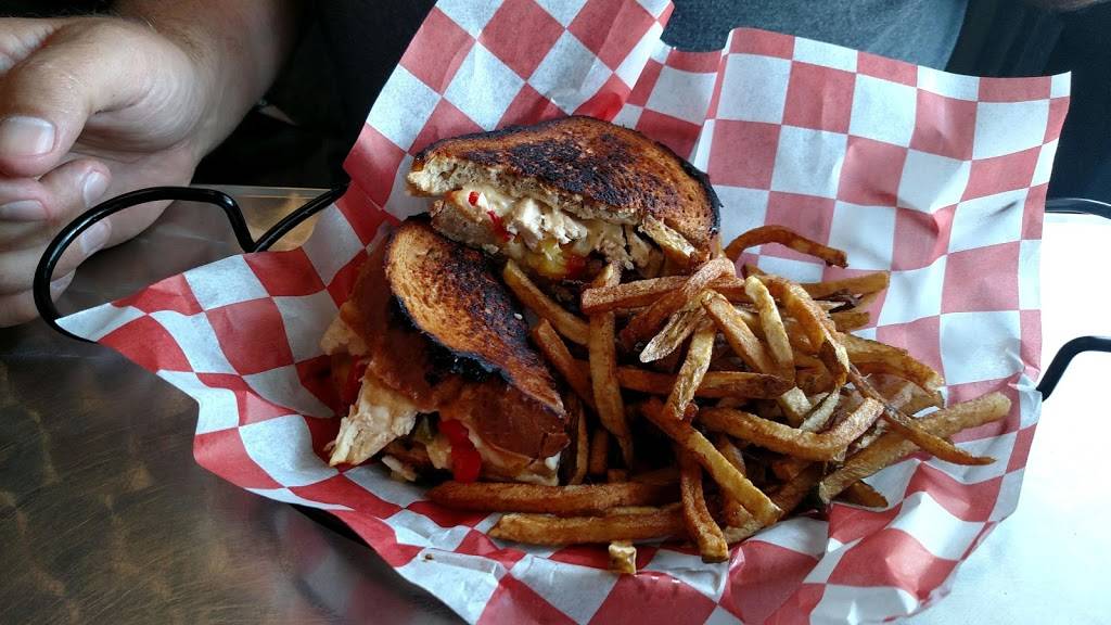 Wheel | restaurant | 201 W Market St, Pottsville, PA 17901, USA | 5706222700 OR +1 570-622-2700