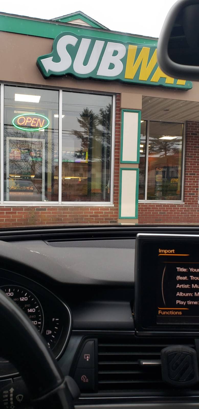 Subway | restaurant | 666 Oak St, Brockton, MA 02301, USA | 7743817938 OR +1 774-381-7938