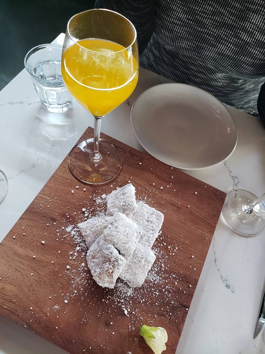 Bubbles N Birds | night club | 117 W Elm St, Lodi, CA 95240, USA | 2092637115 OR +1 209-263-7115