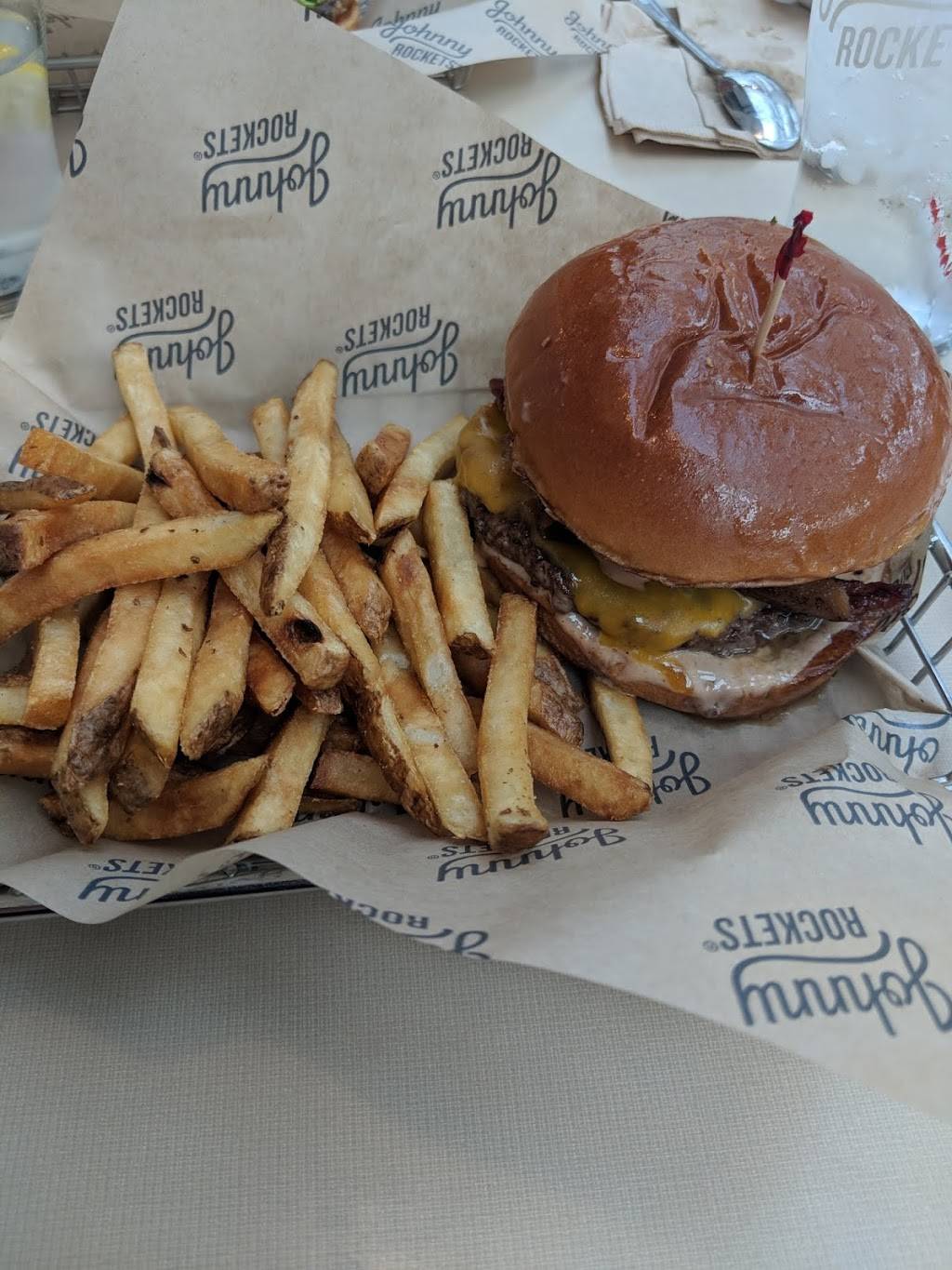 Johnny Rockets | restaurant | 1 Destiny USA Dr Space #B201, Syracuse, NY 13290, USA | 3154747406 OR +1 315-474-7406