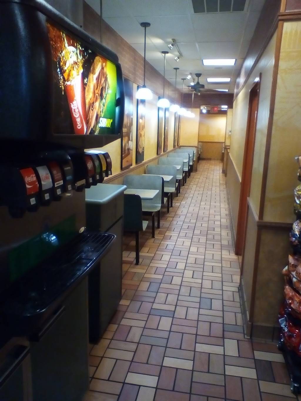 Subway Restaurants | restaurant | 25 Market Square, Knoxville, TN 37902, USA | 8655249446 OR +1 865-524-9446