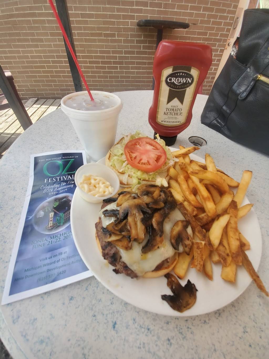 Larkins Restaurant | restaurant | 301 W Main St, Lowell, MI 49331, USA | 6168975977 OR +1 616-897-5977