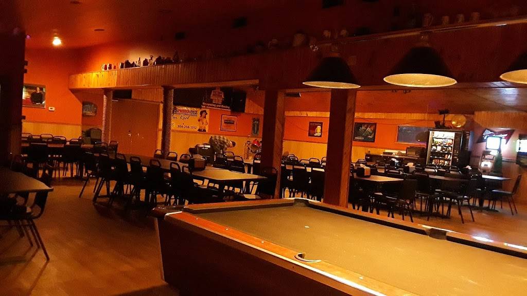 Hillbilly Heaven Bar & Grill | restaurant | 3280 Martinsburg Rd, Berkeley Springs, WV 25411, USA | 3042580004 OR +1 304-258-0004