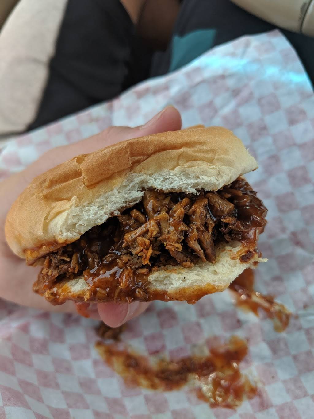 Welingtons Fine Bar-B-Que | restaurant | 4919 E Shelby Dr, Memphis, TN 38118, USA | 9013196843 OR +1 901-319-6843