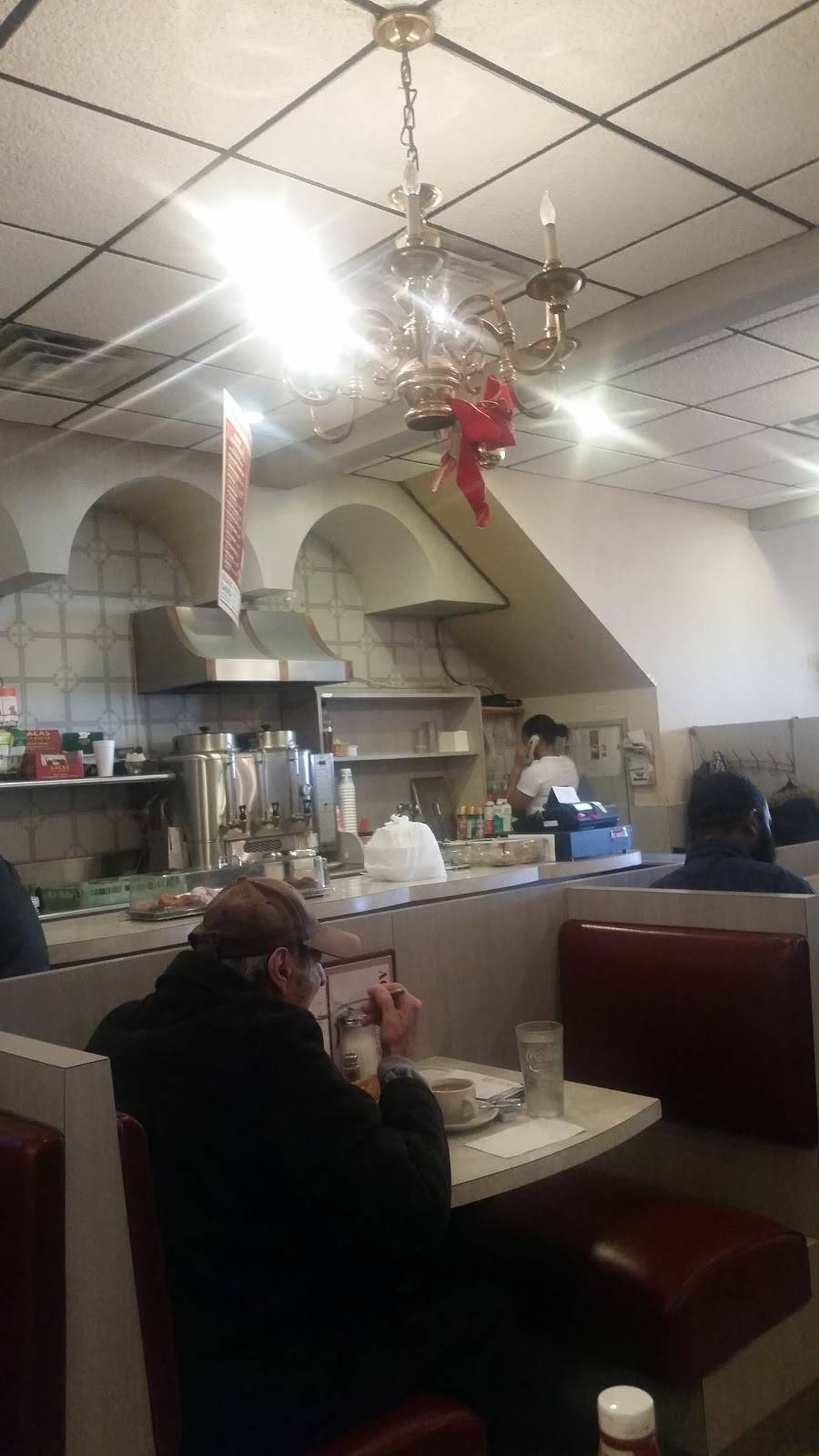 Aquarius Restaurant | restaurant | 6928 Market St, Upper Darby, PA 19082, USA | 6103524237 OR +1 610-352-4237