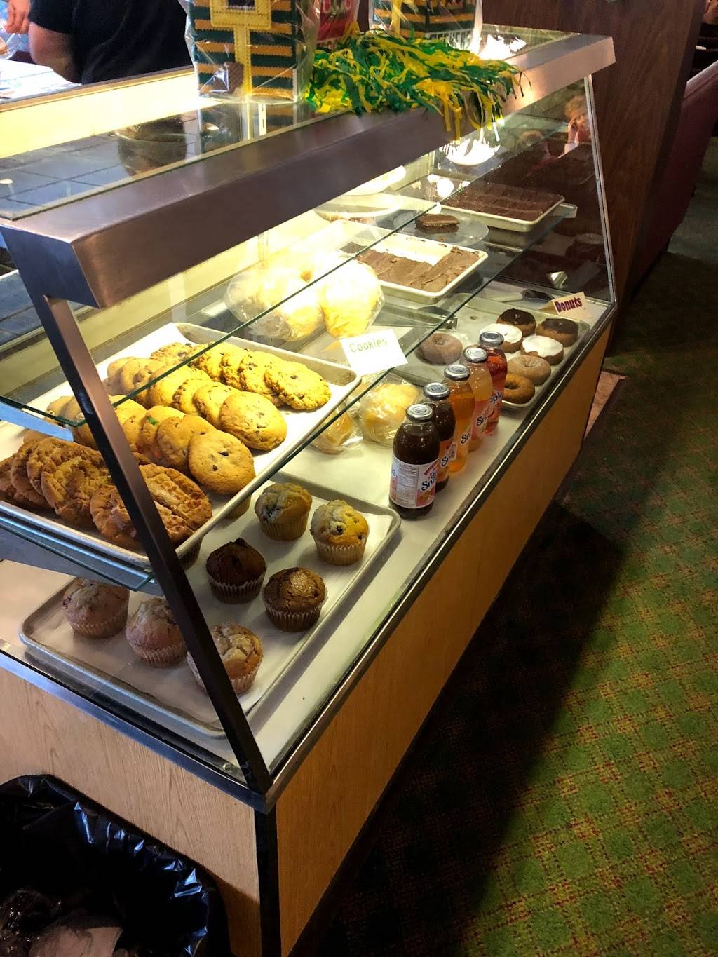 Bay Motel & Family Restaurant | restaurant | 1301 S Military Ave, Green Bay, WI 54304, USA | 9204943441 OR +1 920-494-3441