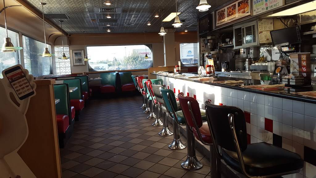 Dennys | restaurant | 1051 Interstate Ct, Findlay, OH 45840, USA | 4194241661 OR +1 419-424-1661