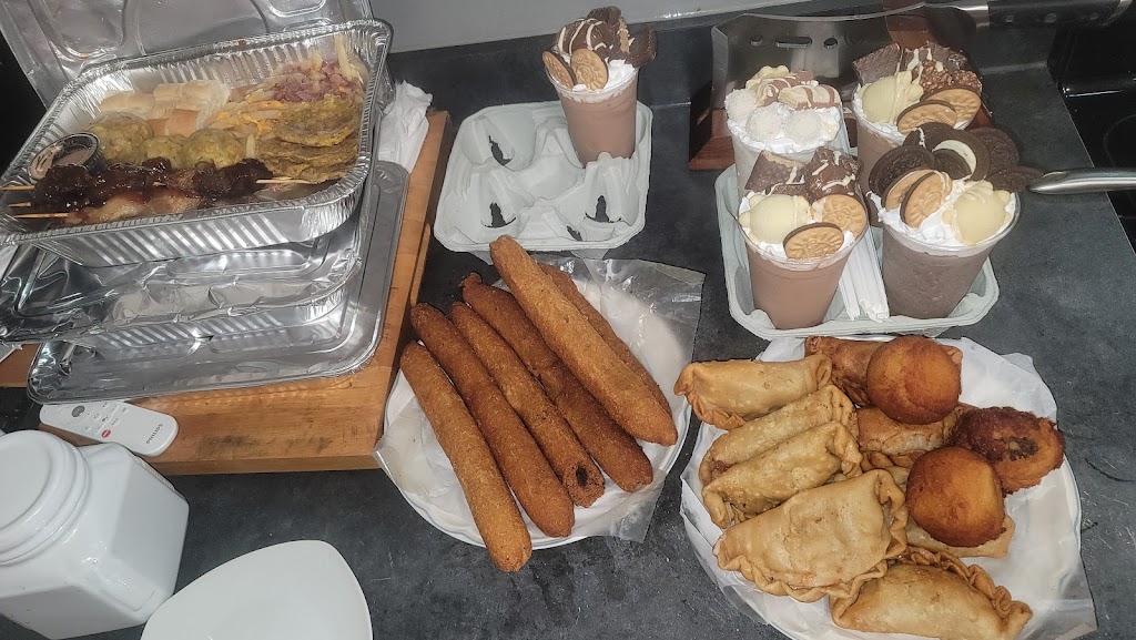 Pikoretas Frappe | restaurant | 2625 Main St, Springfield, MA 01107, USA | 4135236571 OR +1 413-523-6571