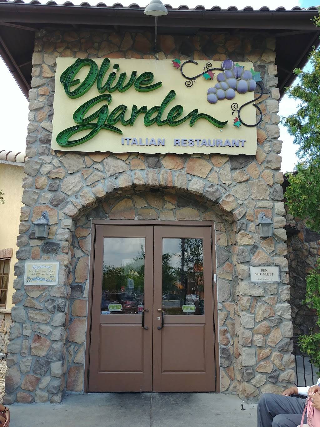 Olive Garden Italian Restaurant | meal takeaway | 4101 Town Center Blvd, Bowie, MD 20716, USA | 3012624769 OR +1 301-262-4769