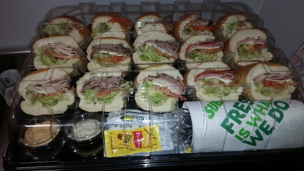Subway | restaurant | 24175 Chagrin Blvd, Beachwood, OH 44122, USA | 2162456282 OR +1 216-245-6282