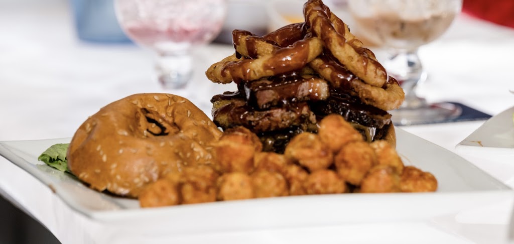 Cowbell Rock Row | restaurant | 90 Rock Row, Westbrook, ME 04092, USA | 2075035205 OR +1 207-503-5205