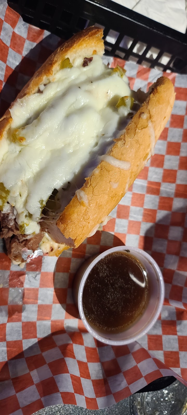 Maddogs Bar & Grill | restaurant | 17800 IL-72, Monroe Center, IL 61052, USA | 8153937086 OR +1 815-393-7086