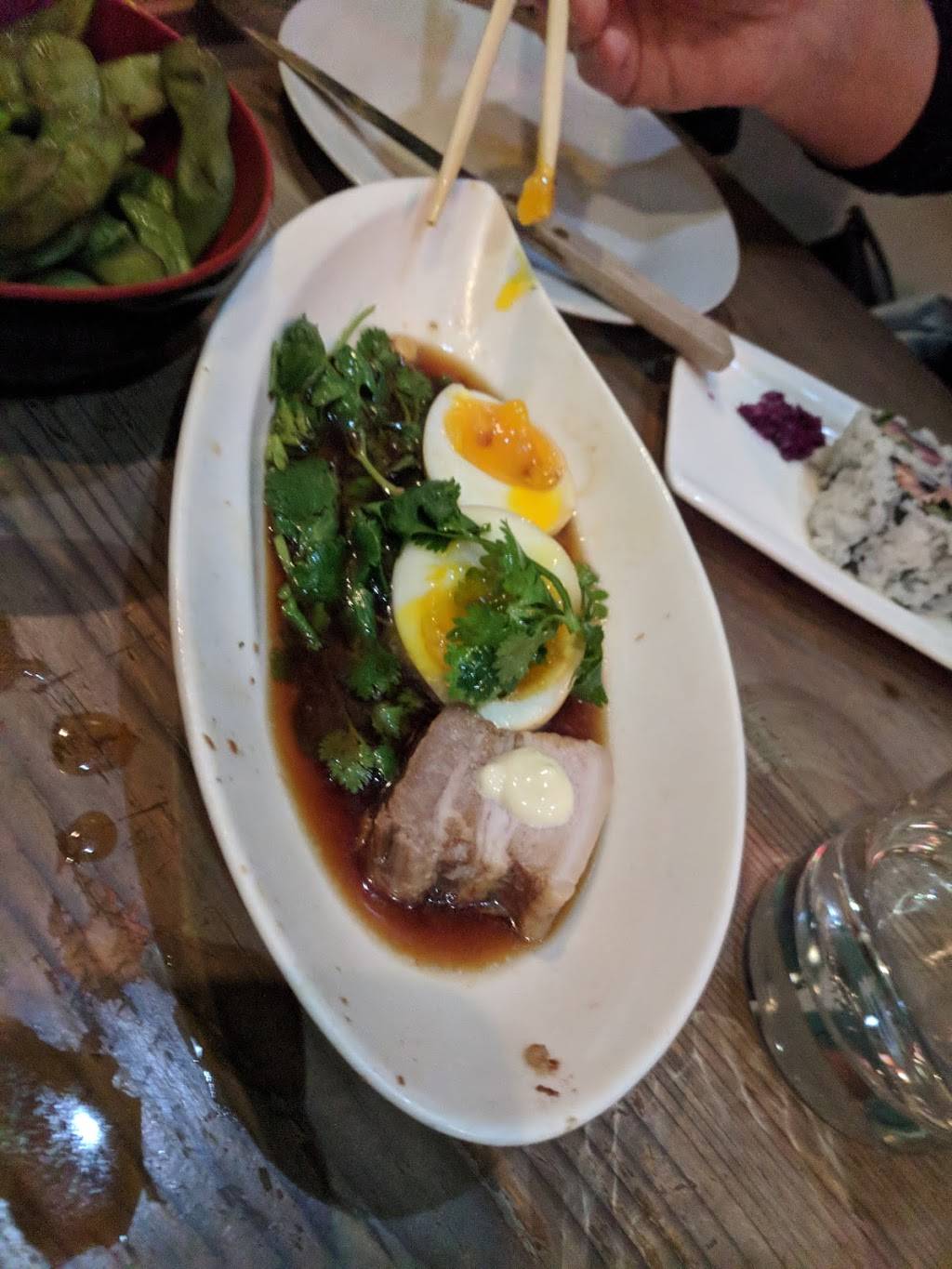 Momo Sushi Shack | restaurant | 43 Bogart St, Brooklyn, NY 11206, USA | 7184186666 OR +1 718-418-6666