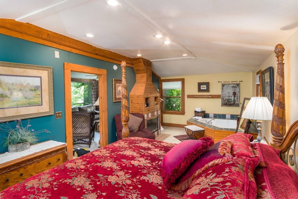 Highland Lake Inn & Resort | restaurant | 86 Lily Pad Ln, Flat Rock, NC 28731, USA | 8286936812 OR +1 828-693-6812