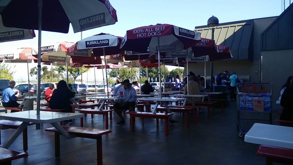 Costco Food Court | meal takeaway | 2200 E Willow St, Signal Hill, CA 90755, USA | 5624247303 OR +1 562-424-7303