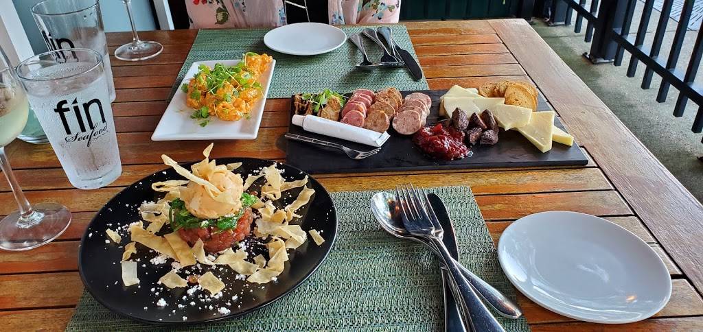 Fin Seafood | restaurant | 3150 William Styron Square N, Newport News, VA 23606, USA | 7575995800 OR +1 757-599-5800