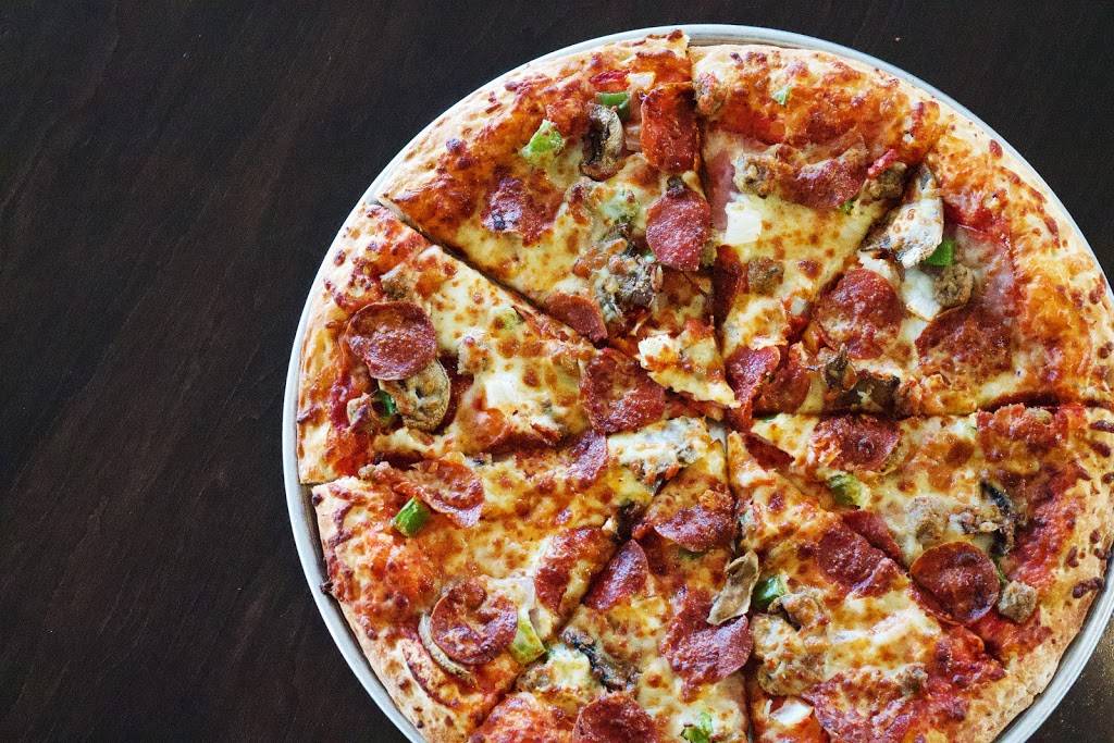 Martel’s Pizza | restaurant | 11 S Washington St, Du Quoin, IL 62832, USA | 6185424401 OR +1 618-542-4401