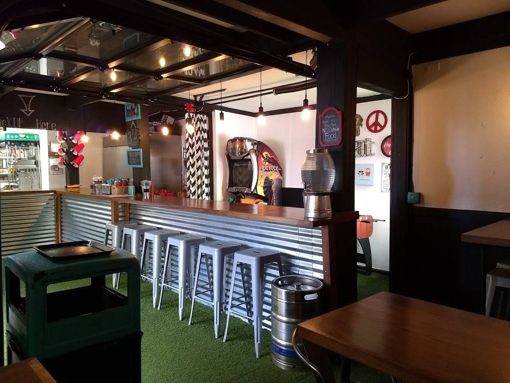 The Snack Shack | restaurant | 2505 Hearst Ave, Berkeley, CA 94709, USA | 5106795171 OR +1 510-679-5171