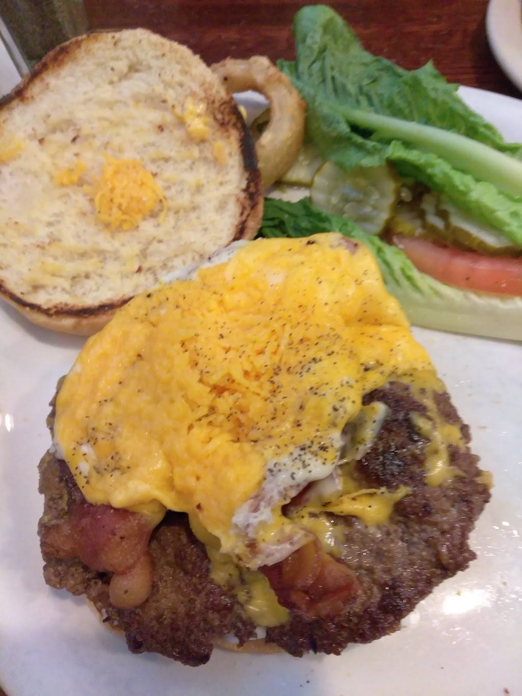 Alton Village Inn Pancake House | bakery | 2611 College Ave, Alton, IL 62002, USA | 6184628750 OR +1 618-462-8750