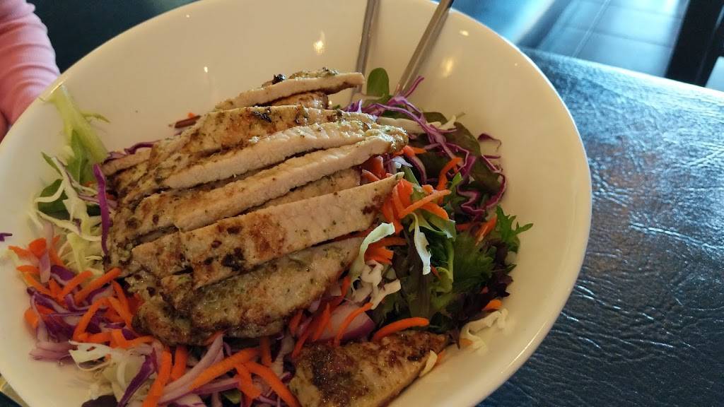 Pongos Kitchen & Tap | restaurant | 8519, 701 Sonoma Mountain Pkwy # C8, Petaluma, CA 94954, USA | 7077659800 OR +1 707-765-9800