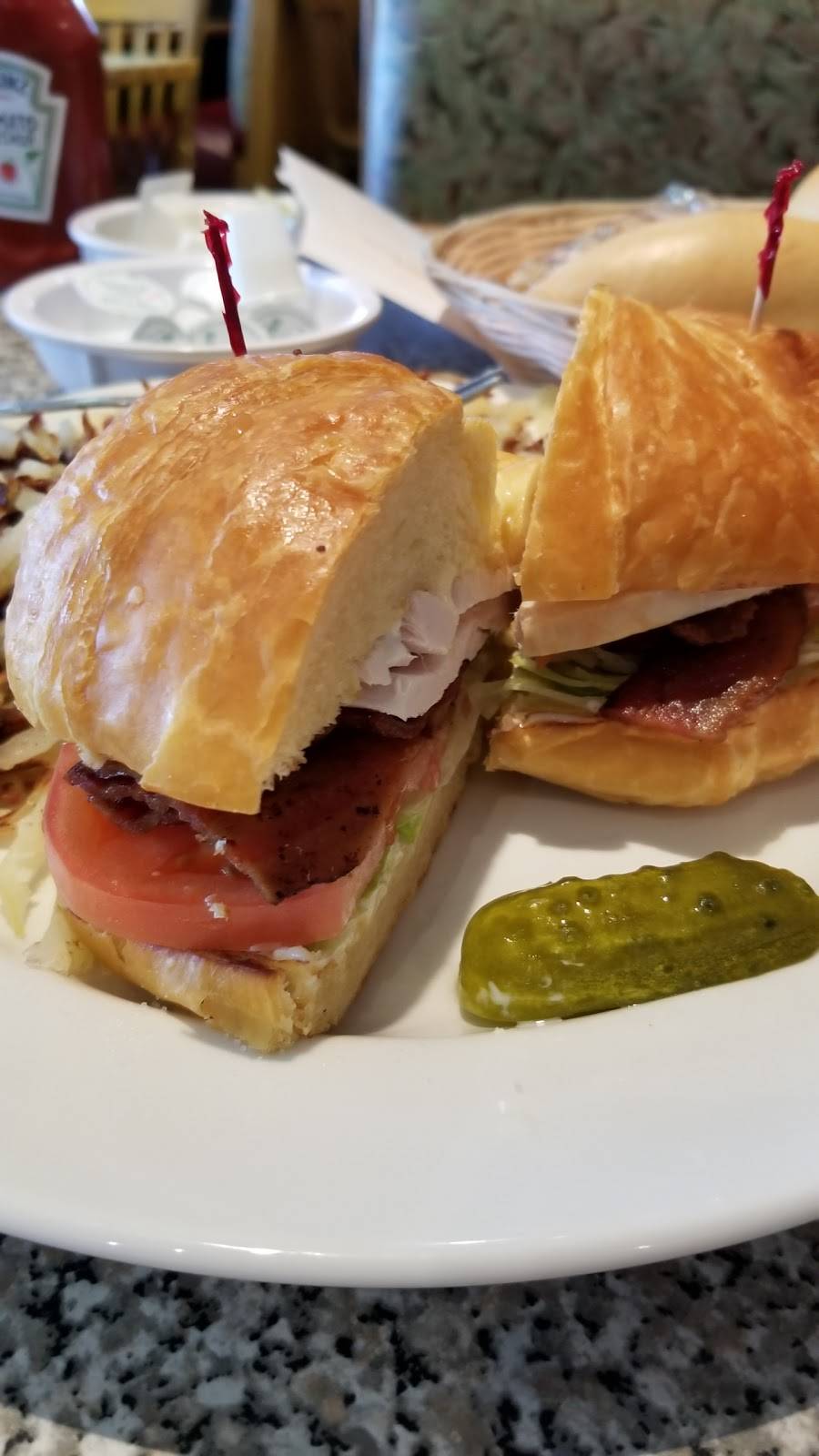 Egg Basket Pancake House | bakery | 880 S Barrington Rd, Streamwood, IL 60107, USA | 6304831200 OR +1 630-483-1200