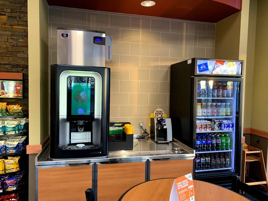 Subway | restaurant | 1654 London Line, Sarnia, ON N7T 7H2, Canada | 5194911245 OR +1 519-491-1245