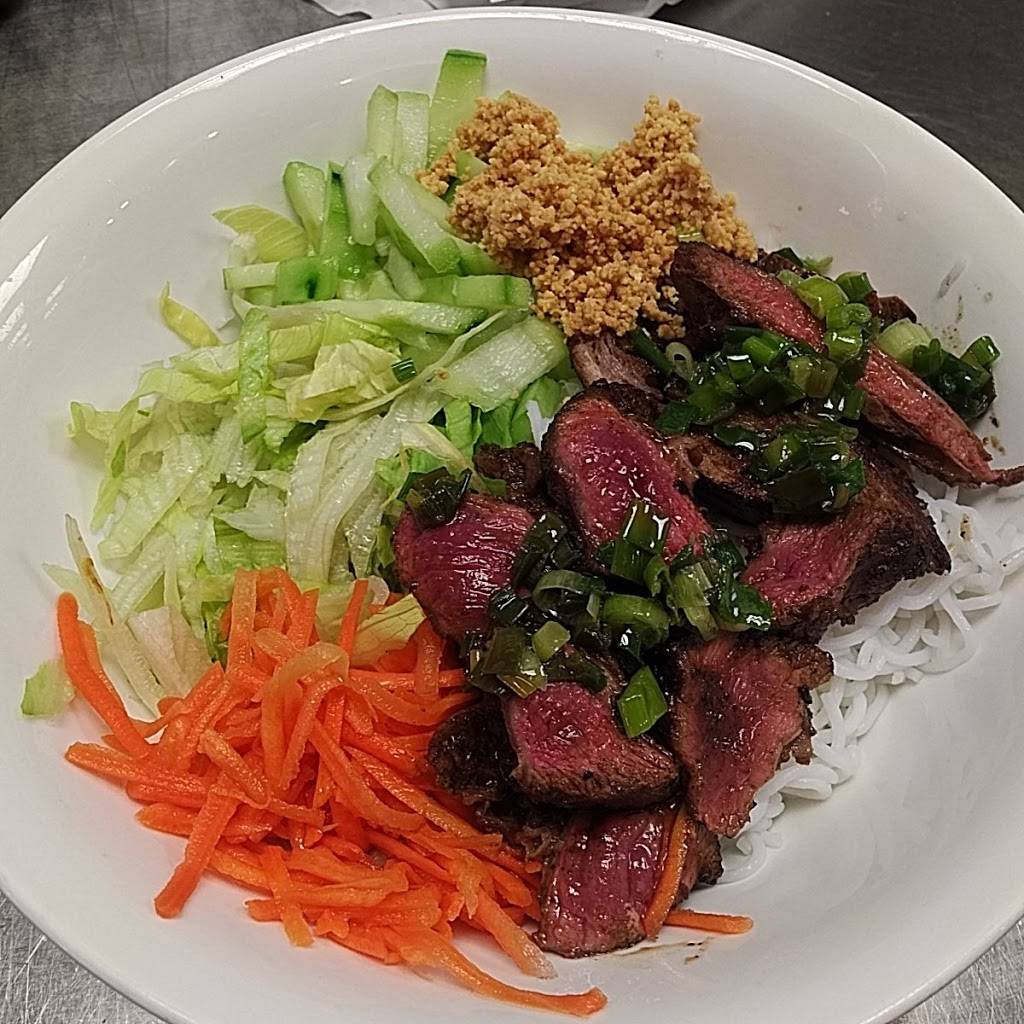 Pho Anh | restaurant | 511 Holly Ln #4, Mankato, MN 56001, USA | 5077200399 OR +1 507-720-0399