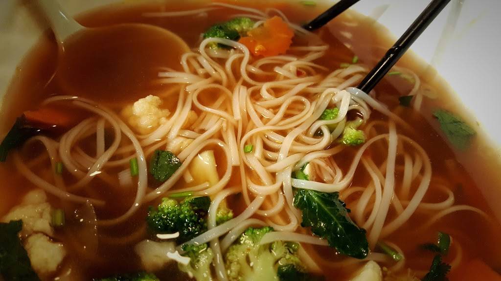 Phuket Royal | restaurant | 713 Somerset St W, Ottawa, ON K1R 6P7, Canada | 6132353134 OR +1 613-235-3134